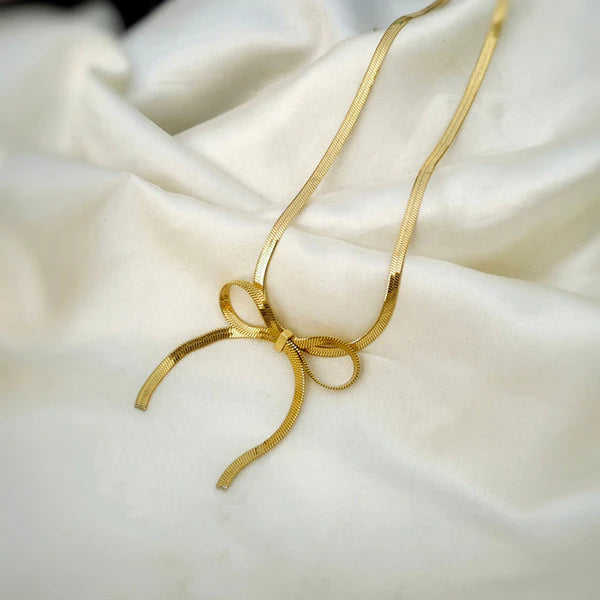 Thick bow Choker necklace