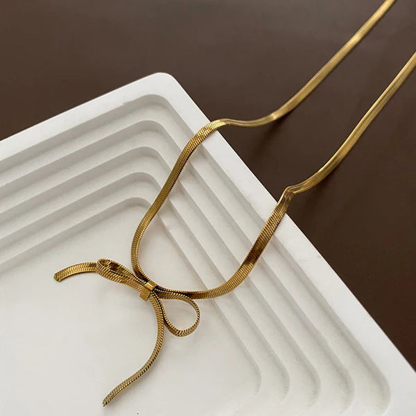 Thick bow Choker necklace