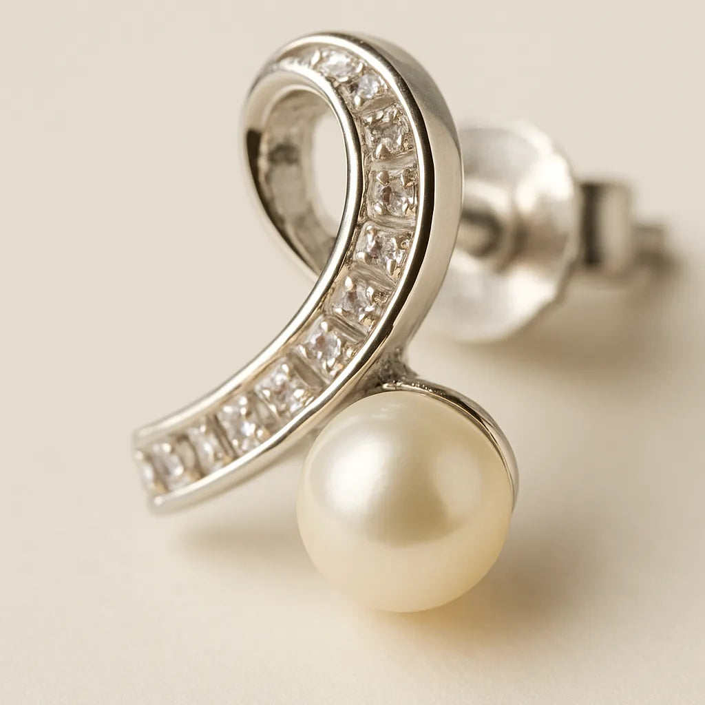 Tara Curve Studs by everray
