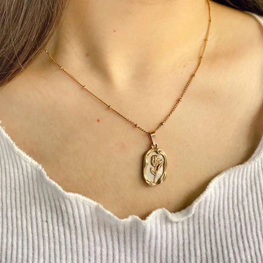 White Rose Necklace