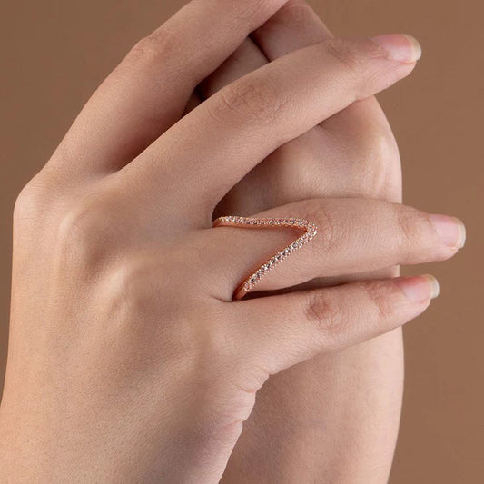 Everray's Dainty V Shape Ring on model's hands